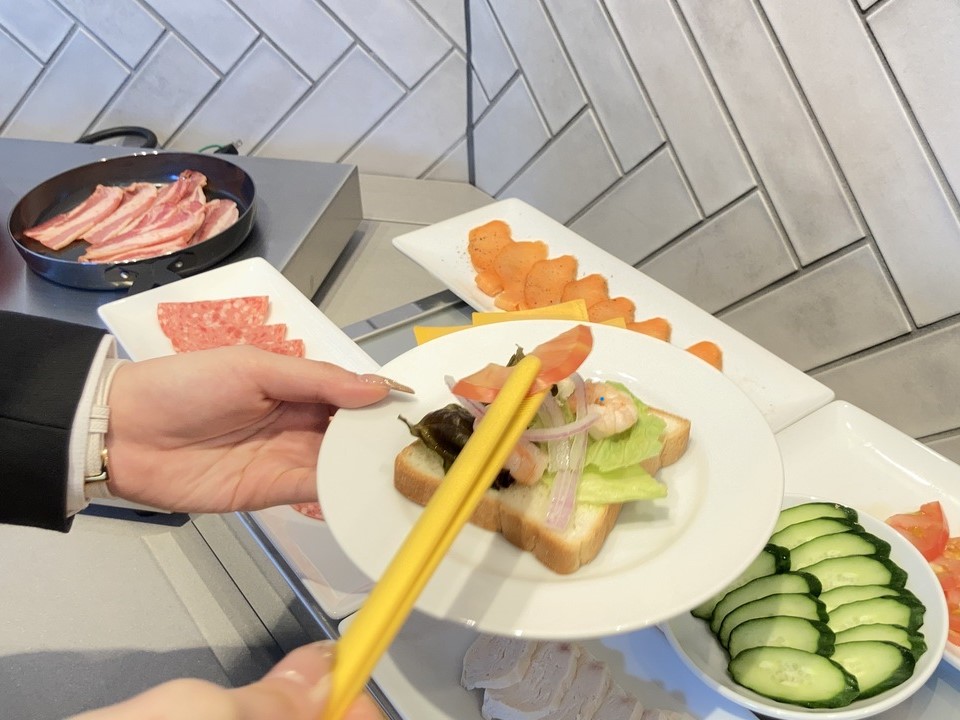 朝食